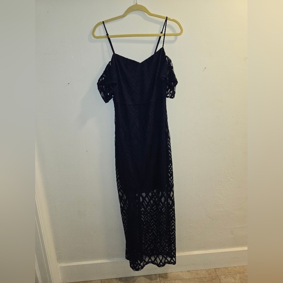 🌟 Guess long blue dress with chevron pattern 🌟 - Picture 4 of 6